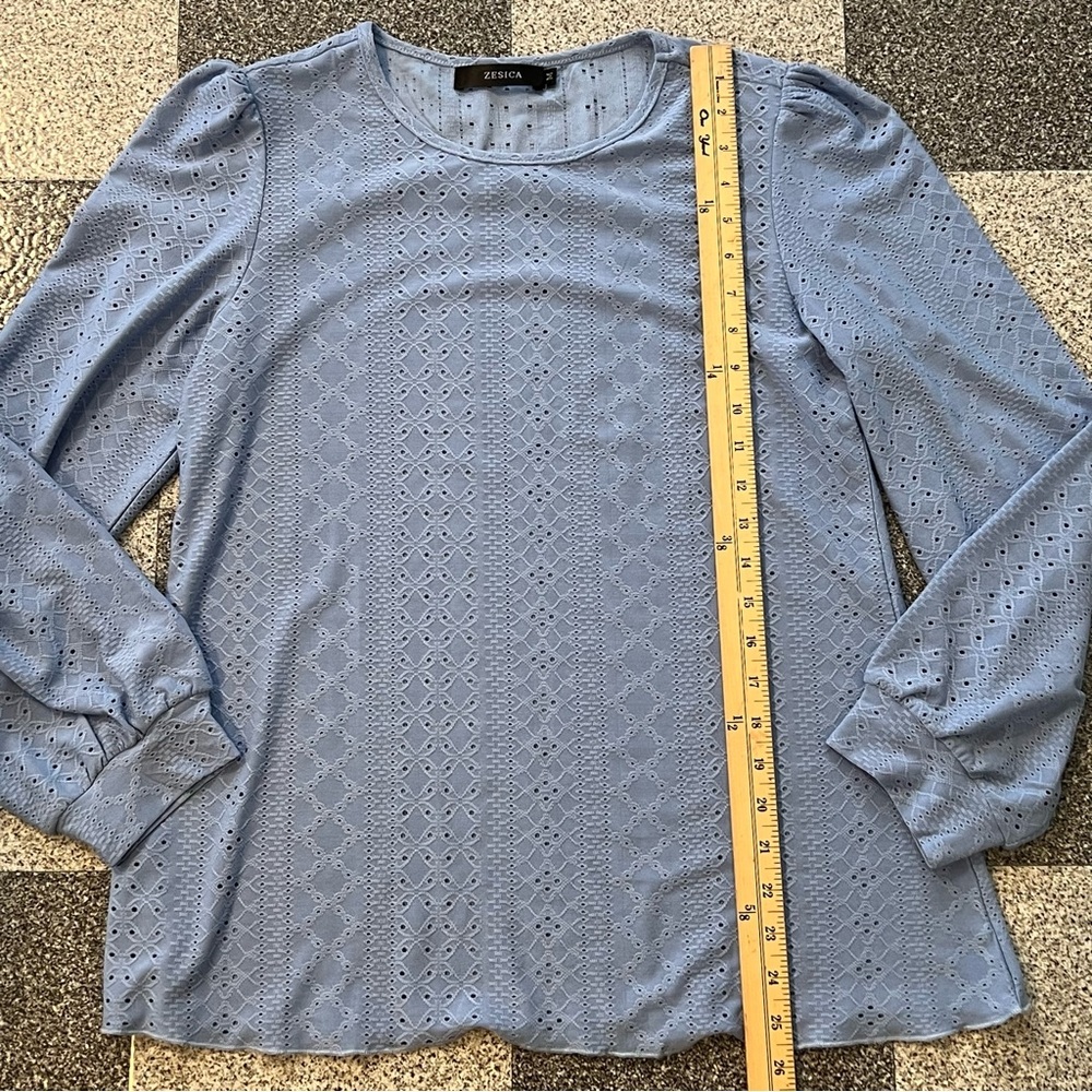 Zesica Light Blue Eyelet Long-Sleeve Blouse- M - Picture 7 of 12